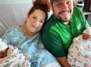 ONE SU BLIZNAKINJE, A ROĐENE SU RAZLIČITIH GODINA: Ovo je čudo! (FOTO)