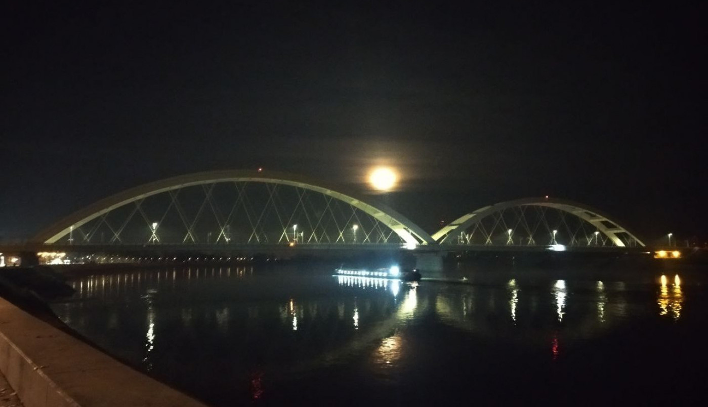Uvek romantični Novi Sad i pogled na Žeželjev most...