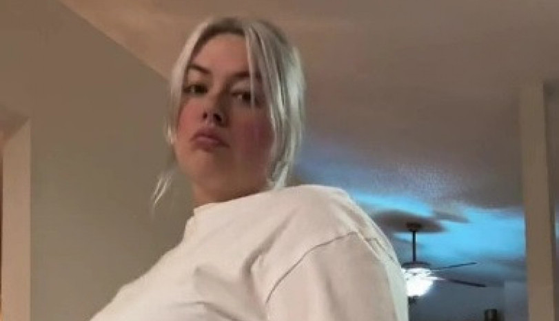 ODUVEK JE IMALA NAJVEĆU ZADNJICU, ali je odlučila da je učini još većom! Plavokosa lepotica sa TikToka obara sve rekorde, pogledajte kako sada izgleda! (FOTO/VIDEO)