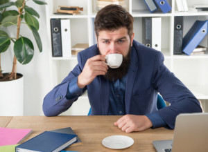 KAD MU LJUDI DOĐU NA INTERVJU ZA POSAO ON IM PRUŽI ŠOLJICU KAFE: Ako padnu na njegovom testu, mogu odmah na vrata!