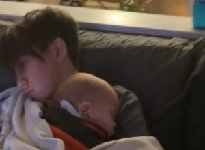 OSTAVILA JE NAJSTARIJEG SINA DA PRIČUVA MALENU SESTRU I BEBU, a kada se vratila zaprepastila se zbog onog što je zatekla (VIDEO)