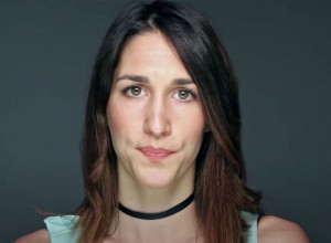 JELISAVETA U ZAGRLJAJU DRUGOG MUŠKARCA: Mreže se usijale, komentari pljušte! (FOTO)