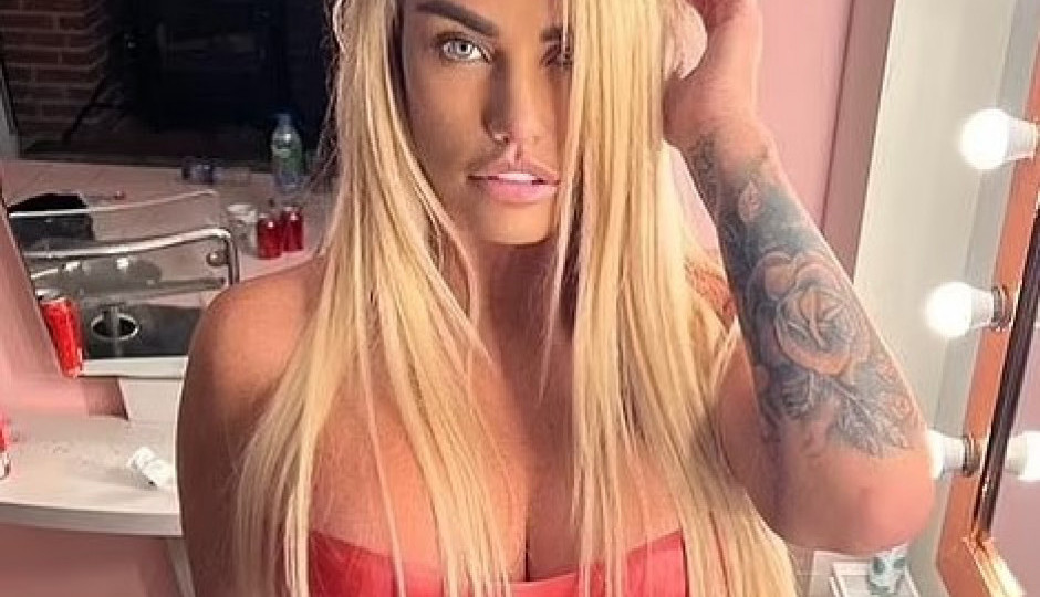 ŽELELA JE NAJVEĆE GRUDI U DRŽAVI IAKO SU JOJ IMPLANTI VIRILI KROZ KOŽU: Manekenka prolazi kroz agoniju od bolova, sve zbog lepote! (FOTO)