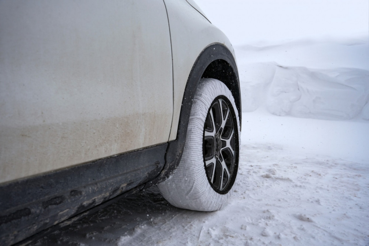 DA LI ZNATE ŠTA SU ČARAPE ZA SNEG? One vas mogu spasti ove zime (FOTO)