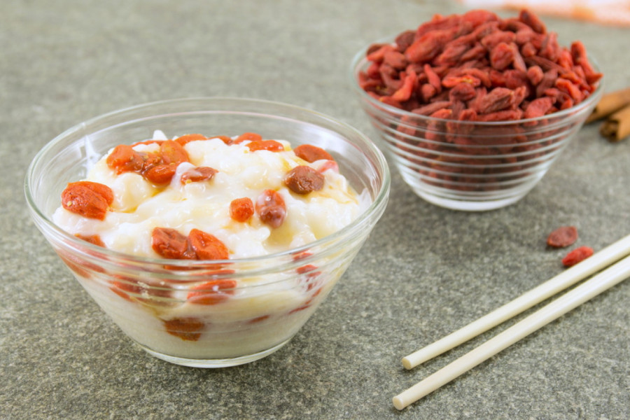 SUTLIJAŠ SA GODŽI BOBICAMA: Brza poslastica od samo 3 sastojka na kojoj će vam jetra biti zahvalna!