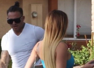 SLEP JE HODAO ULICOM, A ONDA JE SREO NJU: Pogledala ga je i pokušala da učini nešto nečuveno, svi bruje o ovom snimku! (VIDEO)