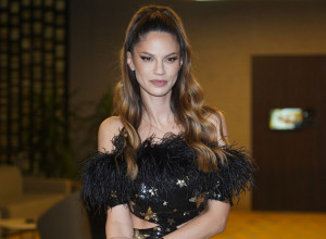 DIMITROVSKA POKAZALA TELO BOGINJE U BIKINIJU: "Gde će ti duša, već je pretoplo na ovim temperaturama!" (VIDEO)