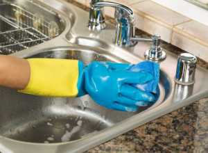 MA, KAKVO SIRĆE I SODA BIKARBONA - OVO RADI POSAO: Skida rđu i kamenac kao od šale, sudopera će sijati - a treba vam 60 dinara!