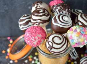 DA LI ZNATE KAKO SE SPREMAJU NEODOLJIVI POPSI? Ovo je najbrži recept, ukusan slatkiš spreman za 15 minuta!