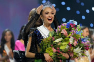 ONA JE NOVA MIS UNIVERZUMA: U tesnoj konkurenciji Venecuelanka ipak završila kao pratilja! (FOTO/VIDEO)