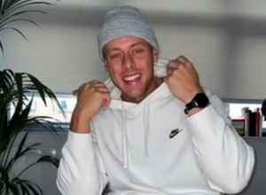 OVOM MLADIĆU SU PORASLE GRUDI IZ ZASTRAŠUJUĆEG RAZLOGA: Ljudi su sada u transu zbog njegovih snimaka pre i posle (VIDEO)