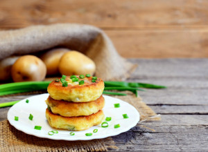 POSNE PLJESKAVICE OD KROMPIRA SA TAJNIM SASTOJKOM: Recept za sve ljubitelje pikantnih jela (FOTO)