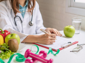 PRESKAKANJE OBROKA JE ŠTETNIJE NEGO ŠTO MISLIMO: Alarmanti podaci pokazuju šta se dešava sa našim telom kada ne jedemo redovno (FOTO)