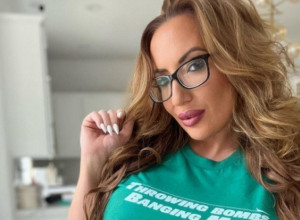 MLAĐI MUŠKARCI ME PRIVLAČE JER SU MNOGO GRUBLJI U KREVETU: Zvezda filmova za odrasle otkrila šta voli da joj partneri rade van kamera (FOTO)