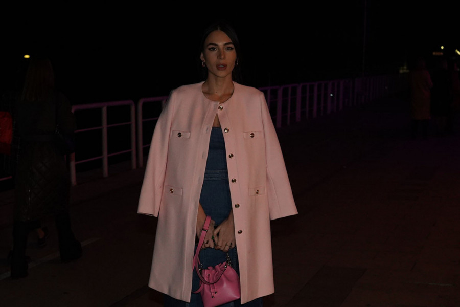 SVI GLEDAJU U ANASTASIJINE NOGE: Mlada pevačica opet privukla veliku pažnju (FOTO)