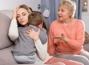 ISTEKLO MI JE PORODILJSKO I MORALA SAM DA SE VRATIM NA POSAO: Majka mi je na pitanje da pričuva dete dala odgovor koji me je zapanjio!