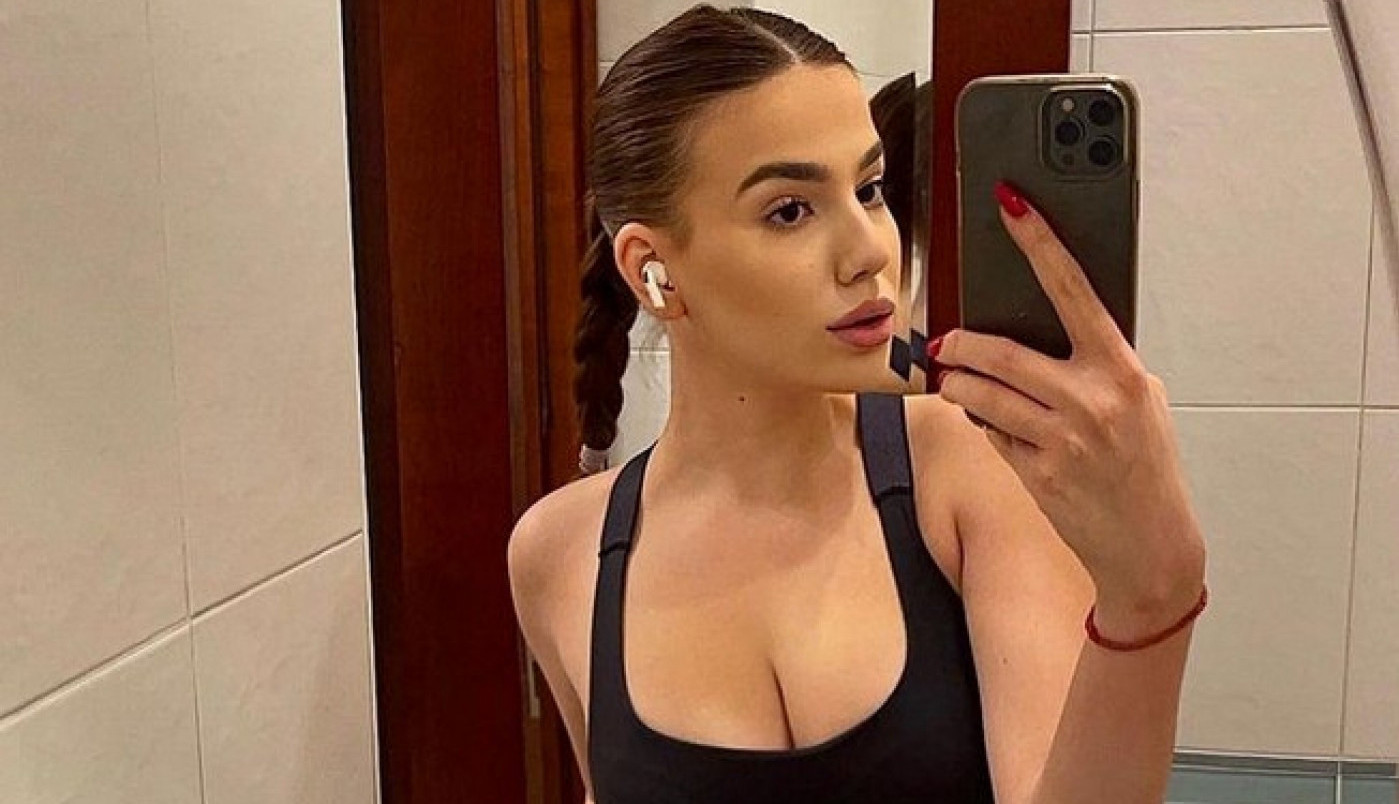 ŠTA NA OVO KAŽE TATA ČOLA? Ćerka čuvenog pevača u nikad izazovnijem izdanju, grudi, noge, usne, ne zna se u šta pre da se gleda! (FOTO)