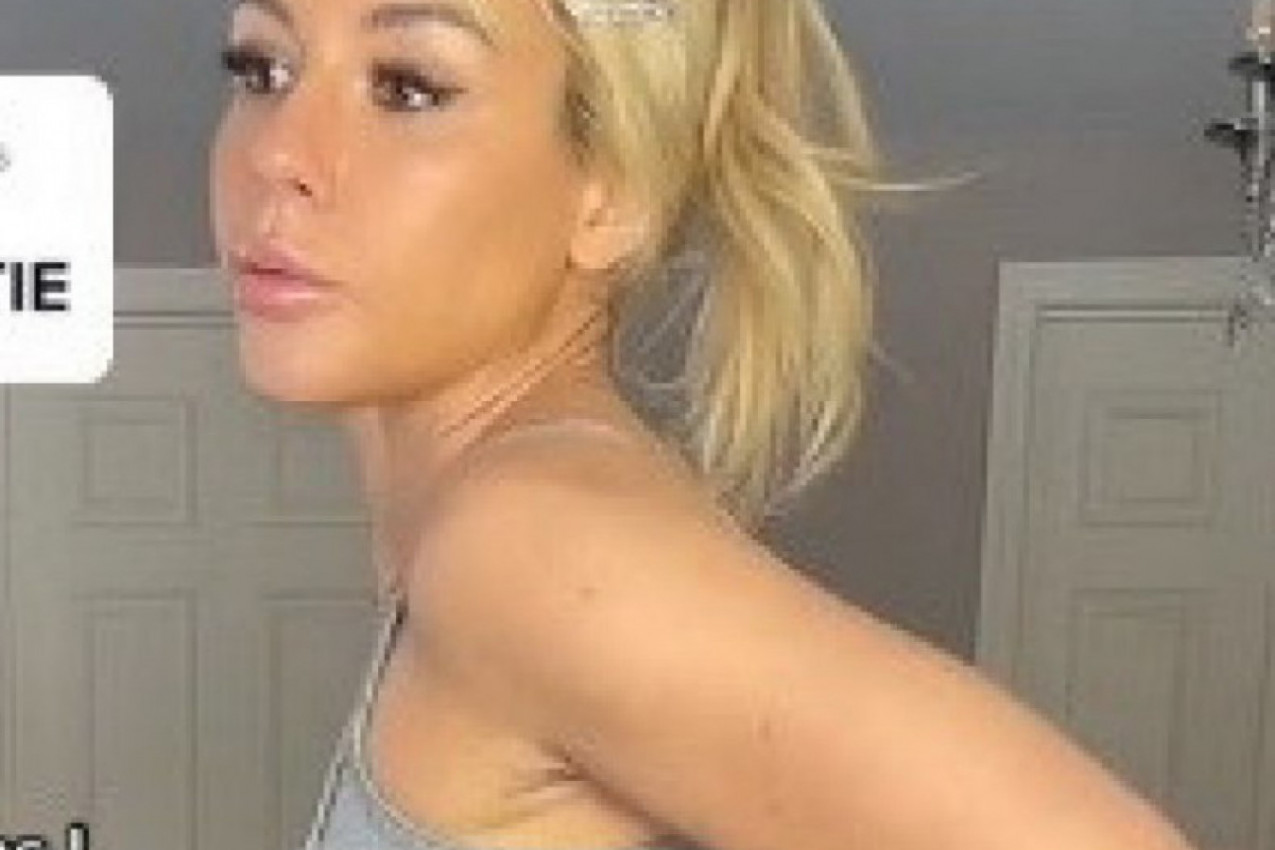 NARUČILA JE BIKINI PUTEM INTERNETA, A KADA JE DOBILA PAKET USLEDIO JE ŠOK: Sarita je pokazala šta je kupila, svi u neverici gledaju njen snimak(VIDEO)