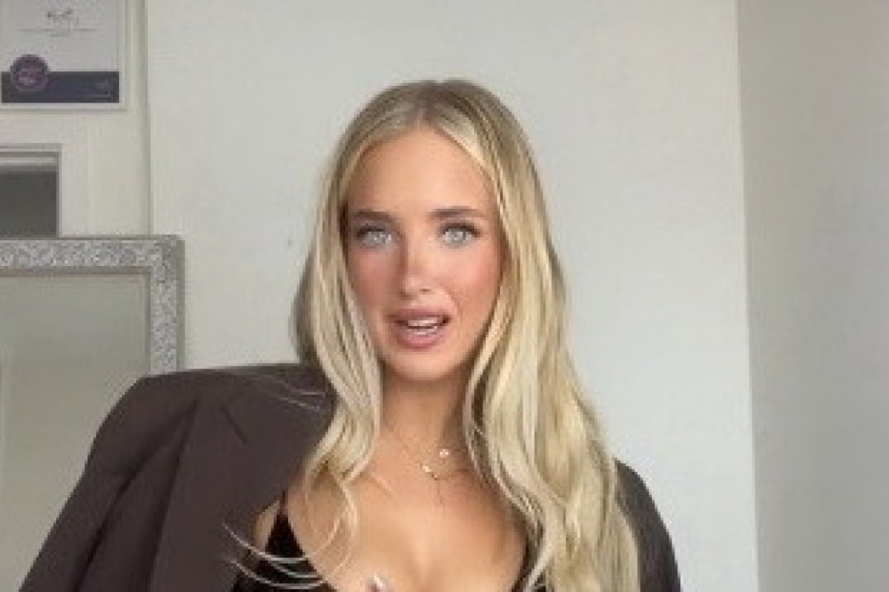 NOSIM DONJI VEŠ UMESTO REGULARNE ODEĆE I NE ZNAM ZAŠTO TO NEKOM SMETA! Atraktivna plavuša pomera granice mode! (FOTO/VIDEO)