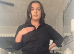 MLADA KONOBARICA OTKRILA ŠTA KRIJE ISPOD CRNE UNIFORME: Spreda izgledam kao i svaka druga devojka, ali kada se okrenem, nastupa šok! (VIDEO)