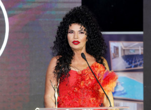 LIDIJA VUKIĆEVIĆ U NIKAD KRAĆOJ HALJINI: Glumica pokazala donji veš, a svi govore o njenim nogama, ovaj detalj nikome nije promakao (FOTO)