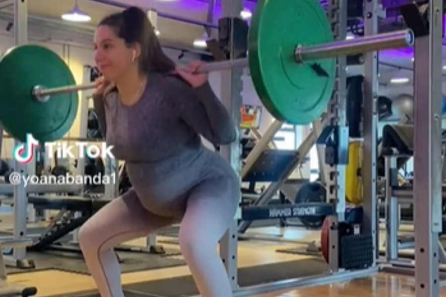 MAJKA JE DIZALA TEGOVE TOKOM ČITAVE TRUDNOĆE: Lekari umalo nisu pali u nesvest kad su izvadili bebu, tako nešto nikad nisu videli (FOTO/VIDEO)