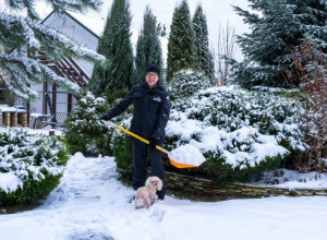 EVO ŠTA ČIŠĆENJE SNEGA MOŽE DA UČINI NAŠEM TELU! Lekari upozoravaju: Postoje osobe koje to nikako ne bi smele da rade!