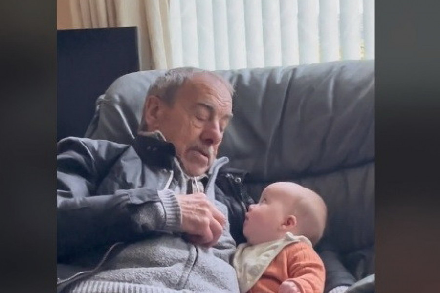 OSTAVILI SU BEBU NA TRENUTAK SA DEKOM a kada su se vratili nisu mogli da veruju šta su zatekli! (VIDEO)