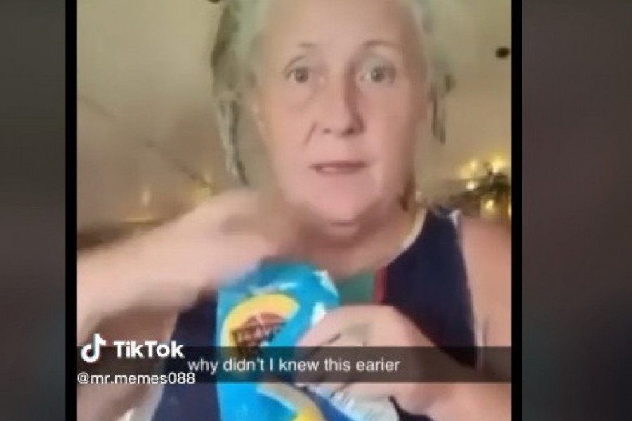 ODUVEK POGREŠNO PAKUJEMO KESICE ČIPSA: Jedna baka otkrila je trik koji je oduševio na hiljade ljudi, više se nikad neće prosipati! (VIDEO)