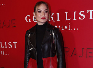 NIJE ODOLELA TRENDU: Jelena Tomašević se ovako pojavila u javnosti, svi gledaju u njene noge! (FOTO)