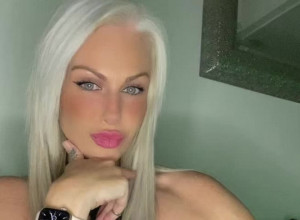 MAJKA OBJAVILA VREO SNIMAK: Ima 46 godina i svi je osuđuju kada je pomenula koliko je dece rodila: "Šta radiš ženo?" (VIDEO)