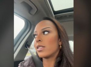 O OVOJ ADVOKATICI BRUJI SVET! Kad uđe u sudnicu svi zaneme, nikome nije jasno da postoji takva suknja, a tek veš! (VIDEO)