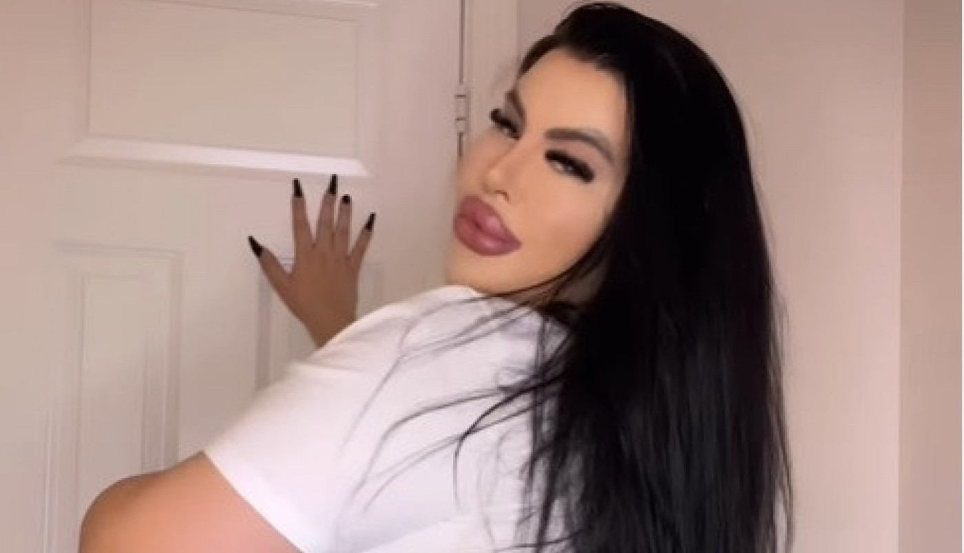 NATAŠA IMA JEDNU OD NAJVEĆIH ZADNJICA NA SVETU: Dala je 113.000 evra za nju, ali već sedam godina zato ne može da pronađe dečka! (FOTO)