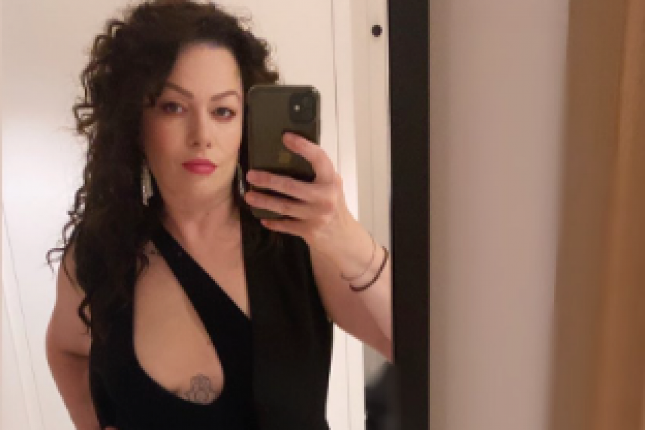 IVANA PETERS KAO OD MAJKE ROĐENA! Nesvakidašnje izdanje poznate pevačice, na ovakvu je nismo navikli! (FOTO)