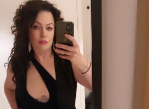 IVANA PETERS KAO OD MAJKE ROĐENA! Nesvakidašnje izdanje poznate pevačice, na ovakvu je nismo navikli! (FOTO)