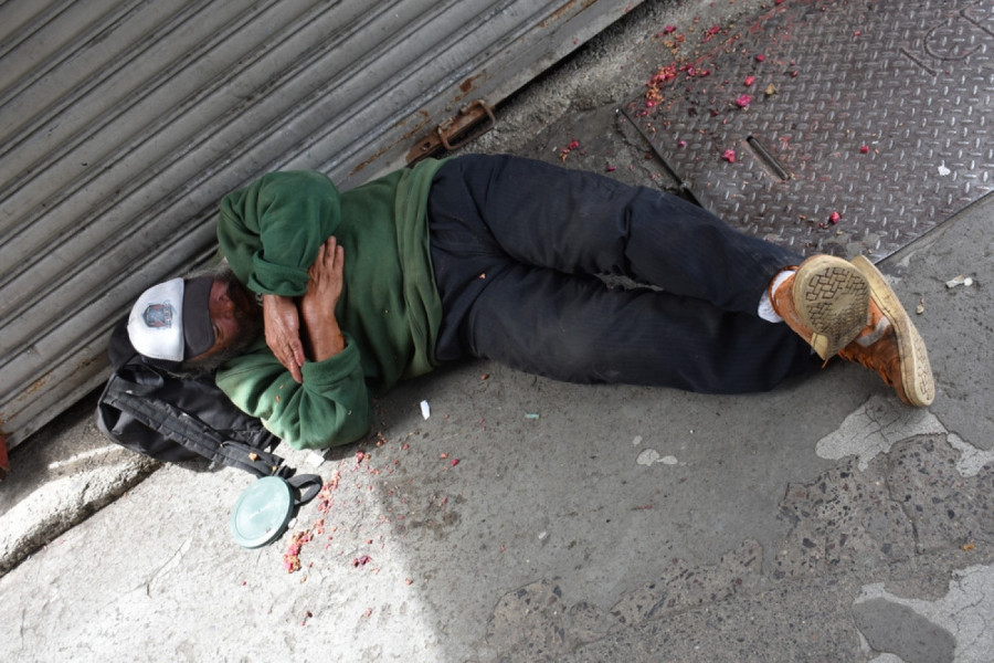 BIO JE BESKUĆNIK RAZOČARAN U ŽIVOT,  A ONDA GA JE ONA PRONAŠLA: Evo kako danas izgleda čovek koji je u jednom trenutku u životu izgubio sve! (FOTO)