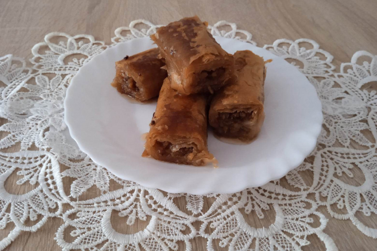 DOMAĆA BAKLAVA OD KOJE IDE VODA NA USTA! Gotova za samo 15 minuta!