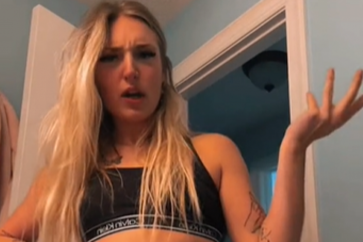 "SVI MI HVALE NOVE TREPAVICE DOK NE VIDE ŠTA JE ISPOD NJIH"! Ljudi užasnuti: Devojko, skidaj to što pre! (VIDEO)