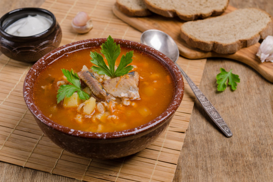 U PONEDELJAK POČINJE USKRŠNJI POST: Recept za najukusniju riblju čorbu koju ste ikad probali