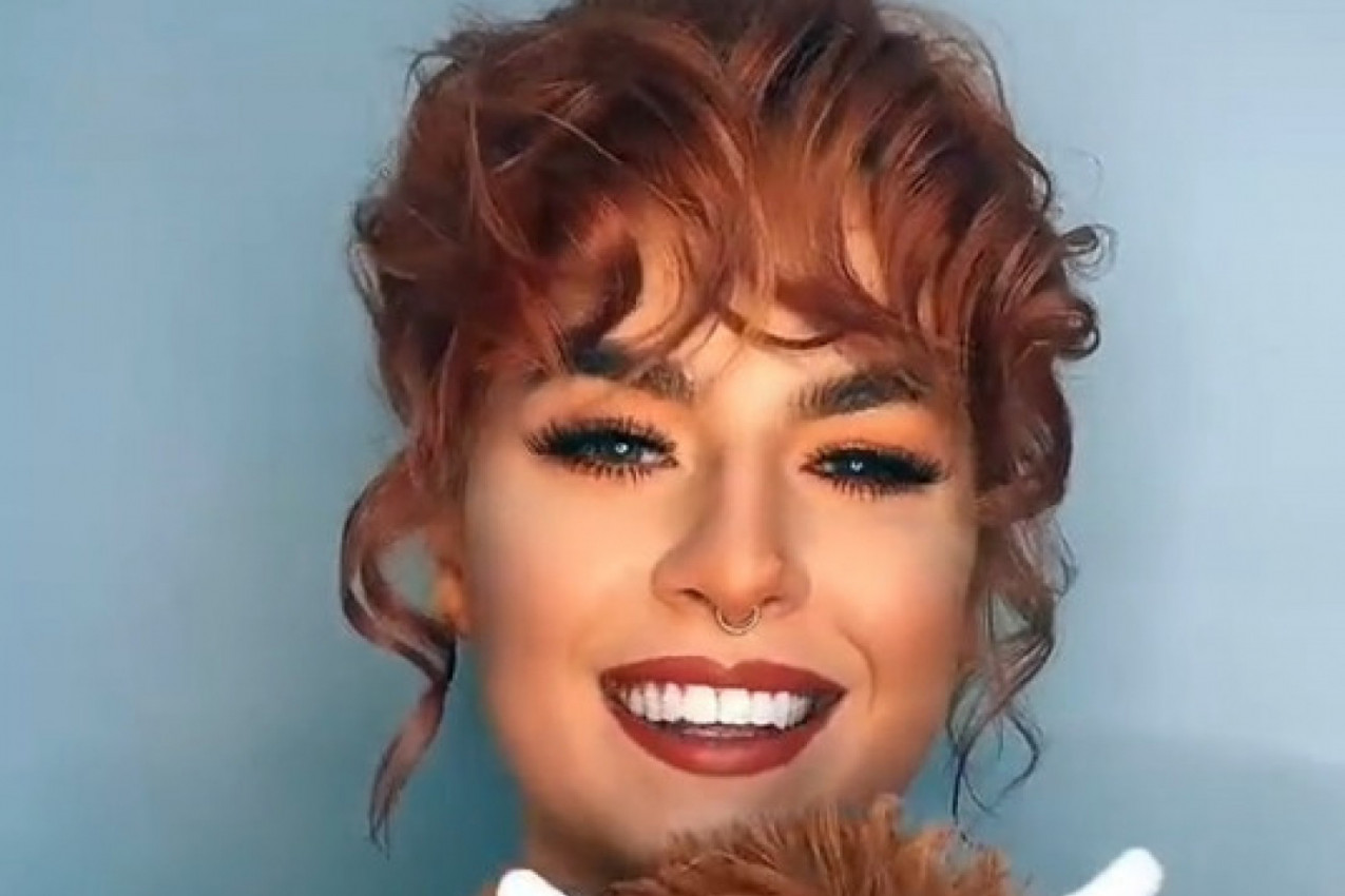 ONA NIJE IMALA ODNOSE 3 GODINE, ALI JOJ NIKO NE VERUJE: Kada vide njene vrele snimke i raskošne atribute požele samo jedno! (VIDEO)