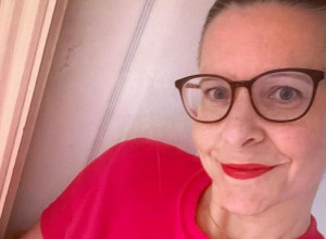 PRVO SAM OSETILA PROBLEM SA UVOM, PA VRTOGLAVICU I NA KRAJU TEŠKOĆE S GUTANJEM: Ta 3 simptoma ukazivala su na opako oboljenje, morate ga prepoznati na vreme!