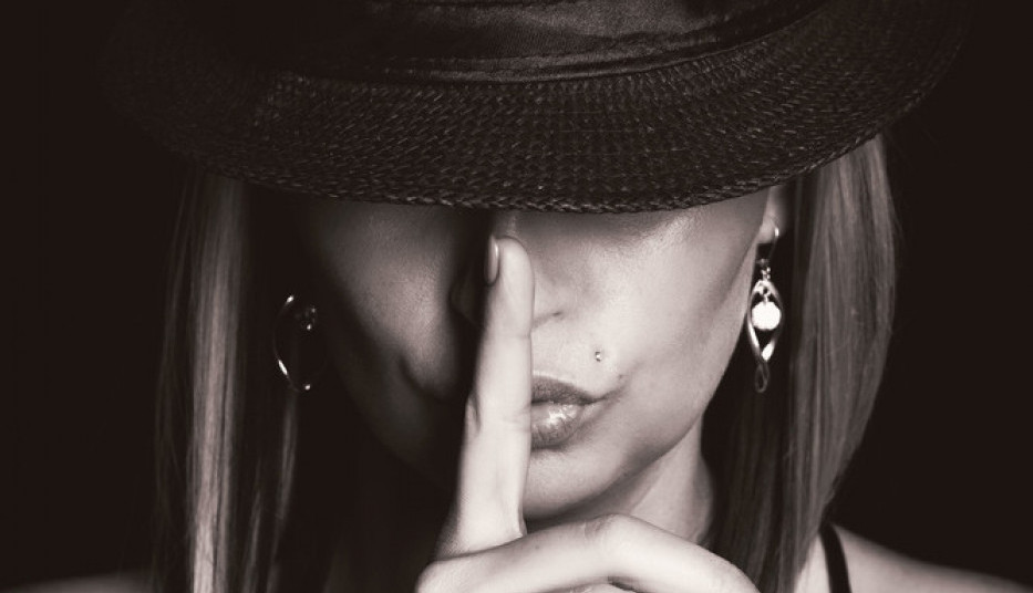 DA LI I KAD TREBA UĆUTATI: Situacije u kojima je najbolje držati jezik za zubima! (FOTO)