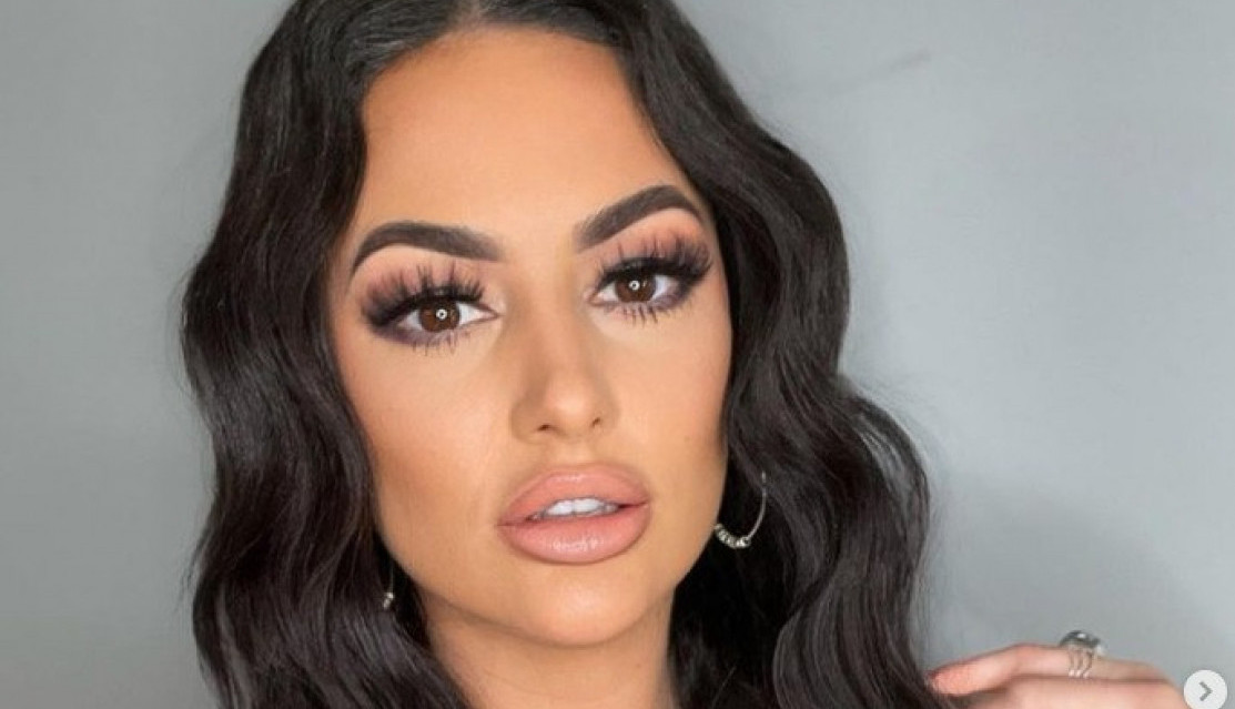 DEČKO ME JE PREVARIO U ROĐENOJ KUĆI I ZASPAO, a kada sam sklonila ćebe na njegovom intimnom delu sam ugledala užas! Odmah mi je bilo jasno s kim je bio, završila sam kod psihijatra! (VIDEO)