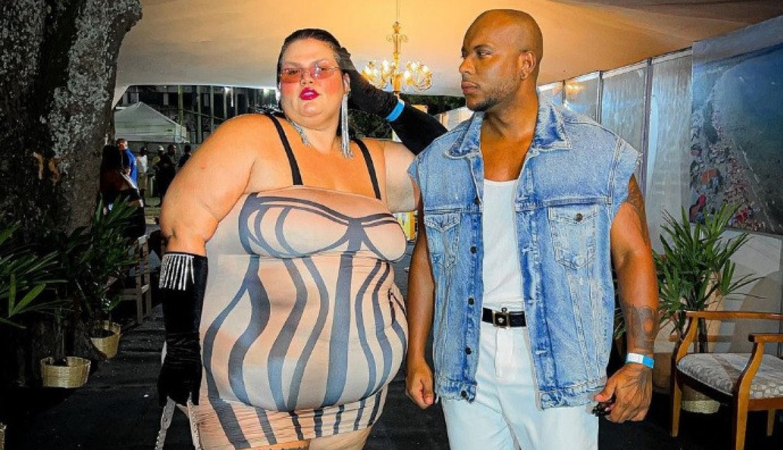 O OVOM PARU BRUJI ČITAVA PLANETA: Ona ima više od 10 miliona fanova, svi hipnotisano gledaju šta radi pred kamerama, a njemu poručuju samo jedno! (FOTO/VIDEO)