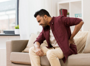 OVO SU PRVI SIMPTOMI BOLESTI BUBREGA: Javljaju se veoma rano, ali ljudi najčešće greše u proceni, jedan će vas potpuno iznenaditi!