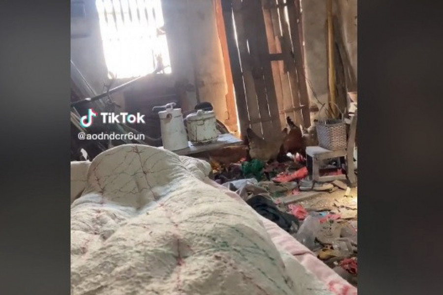 MOŽETE LI DA ZAMISLITE DA NEKO ŽIVI U OVOJ KUĆI? Muškarac pokazao svoj regularan dan u domu prepunom smeća i otpada, ali jednim detaljem zbunio je sve!