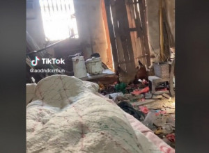 MOŽETE LI DA ZAMISLITE DA NEKO ŽIVI U OVOJ KUĆI? Muškarac pokazao svoj regularan dan u domu prepunom smeća i otpada, ali jednim detaljem zbunio je sve!