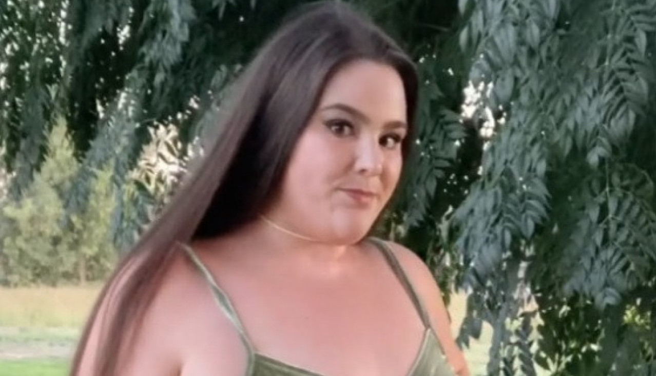 PITALA JE MOMKA DA LI JOJ SE STOMAK PREVIŠE VIDI U HALJINI, A ON JE URADIO NEŠTO NEČUVENO: Model s viškom kilograma žestoko isprozivana na mreži! (VIDEO)