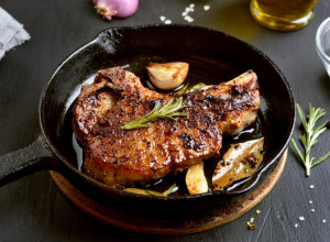 SVINJSKE ŠNICLE SOČNE KAO NIKAD PRE: Otkrivamo tajnu sosa uz koji će biti mekane još dugo posle pečenja!