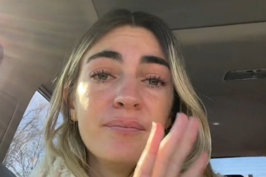 DEVOJKA GRCA U SUZAMA NAKON RASKIDA SA DEČKOM: Ovaj razlog za prekid veze niko nije očekivao, čak 4 miliona ljudi je pogledalo snimak(VIDEO)